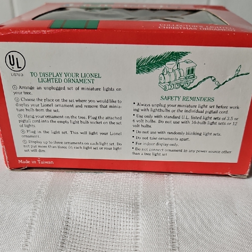 Lionel Christmas Caboose Ornament, 1st Edition - Picture 8 of 9